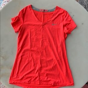 Nike women’s top